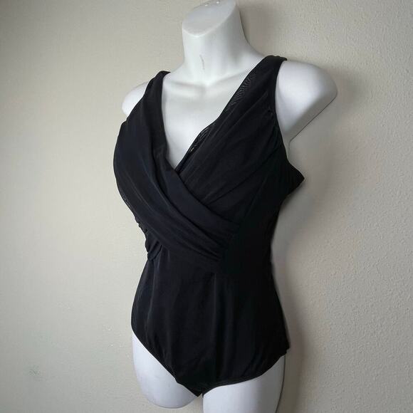 Jets Australia by Jessika Allen Black One-Piece Swimsuit Size 10 Surplice - Picture 5 of 7